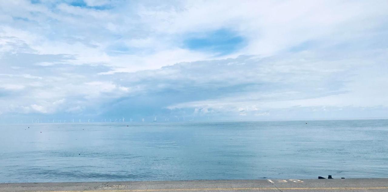 Beautiful Beachfront Retreat With A Stunning Sea View For The Ultimate Escape Away From The Busy World Below Herne Bay Eksteriør bilde