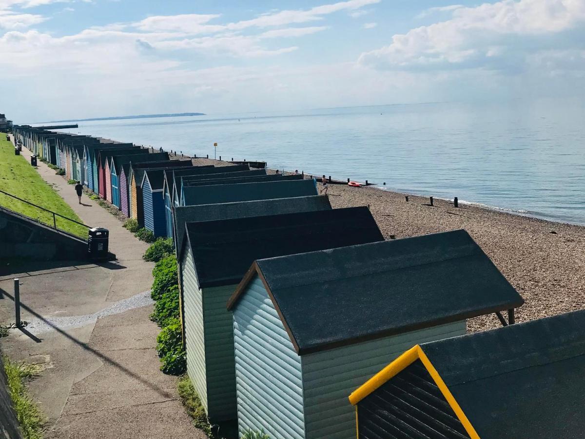 Beautiful Beachfront Retreat With A Stunning Sea View For The Ultimate Escape Away From The Busy World Below Herne Bay Eksteriør bilde