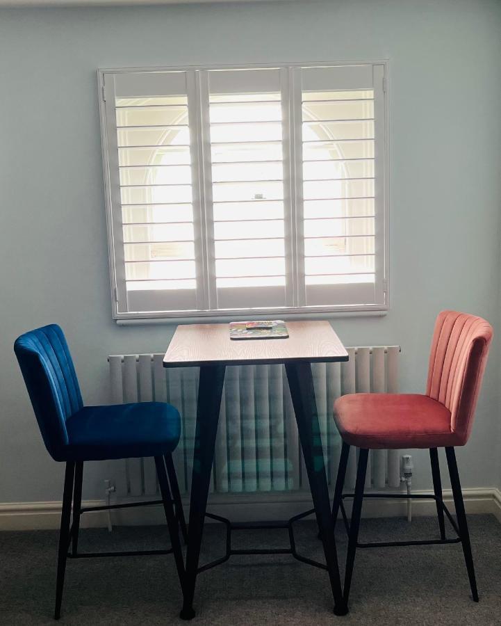 Beautiful Beachfront Retreat With A Stunning Sea View For The Ultimate Escape Away From The Busy World Below Herne Bay Eksteriør bilde