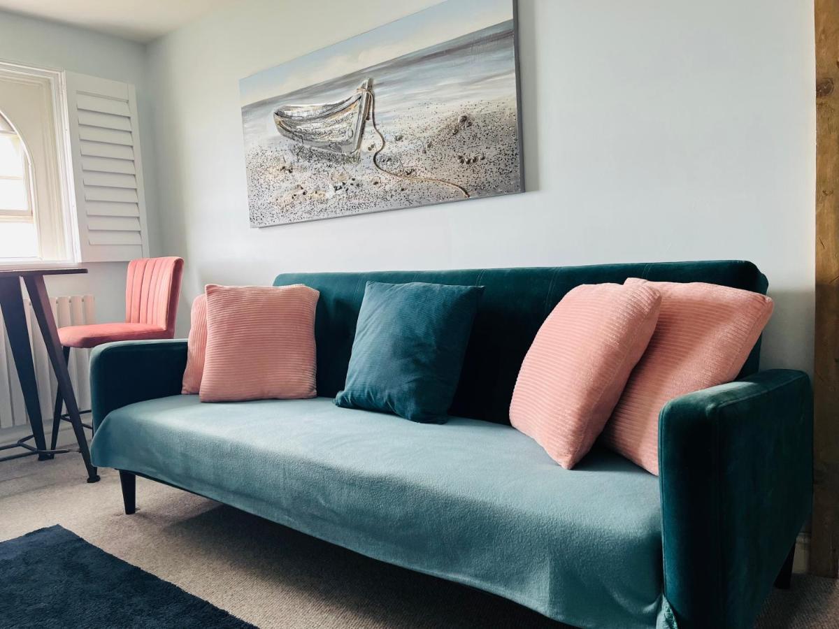 Beautiful Beachfront Retreat With A Stunning Sea View For The Ultimate Escape Away From The Busy World Below Herne Bay Eksteriør bilde
