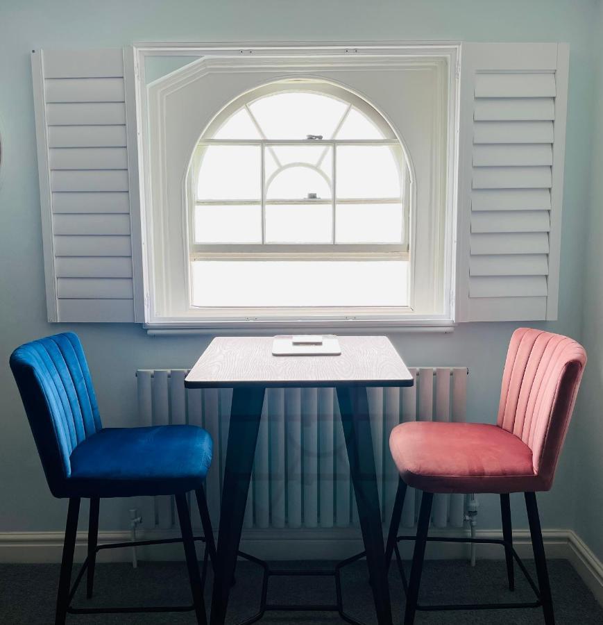 Beautiful Beachfront Retreat With A Stunning Sea View For The Ultimate Escape Away From The Busy World Below Herne Bay Eksteriør bilde