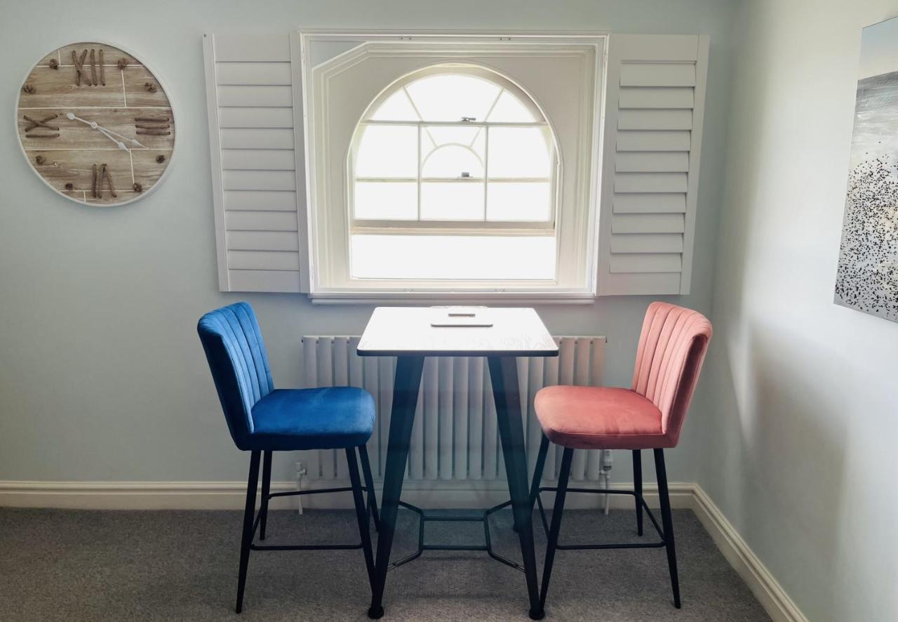 Beautiful Beachfront Retreat With A Stunning Sea View For The Ultimate Escape Away From The Busy World Below Herne Bay Eksteriør bilde