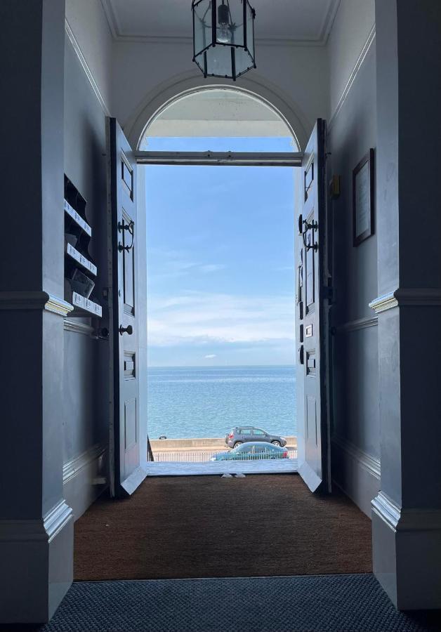 Beautiful Beachfront Retreat With A Stunning Sea View For The Ultimate Escape Away From The Busy World Below Herne Bay Eksteriør bilde