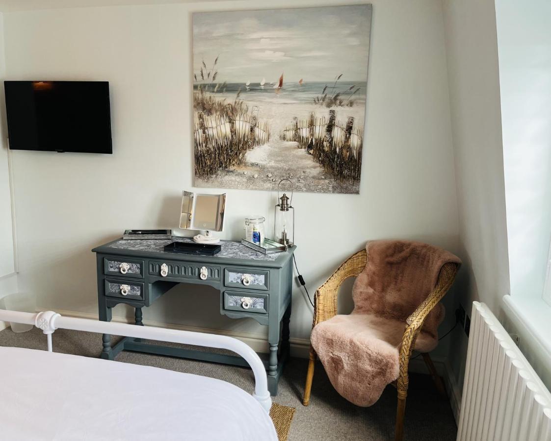 Beautiful Beachfront Retreat With A Stunning Sea View For The Ultimate Escape Away From The Busy World Below Herne Bay Eksteriør bilde