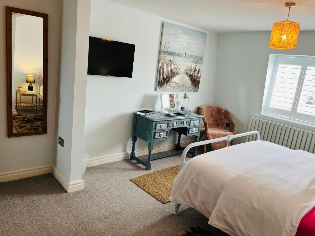 Beautiful Beachfront Retreat With A Stunning Sea View For The Ultimate Escape Away From The Busy World Below Herne Bay Eksteriør bilde
